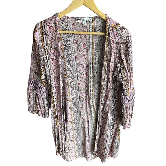 GYPSIES & MOONDUST Printed Bell-Sleeved Kimono - Size Small - Picture 3 of 8